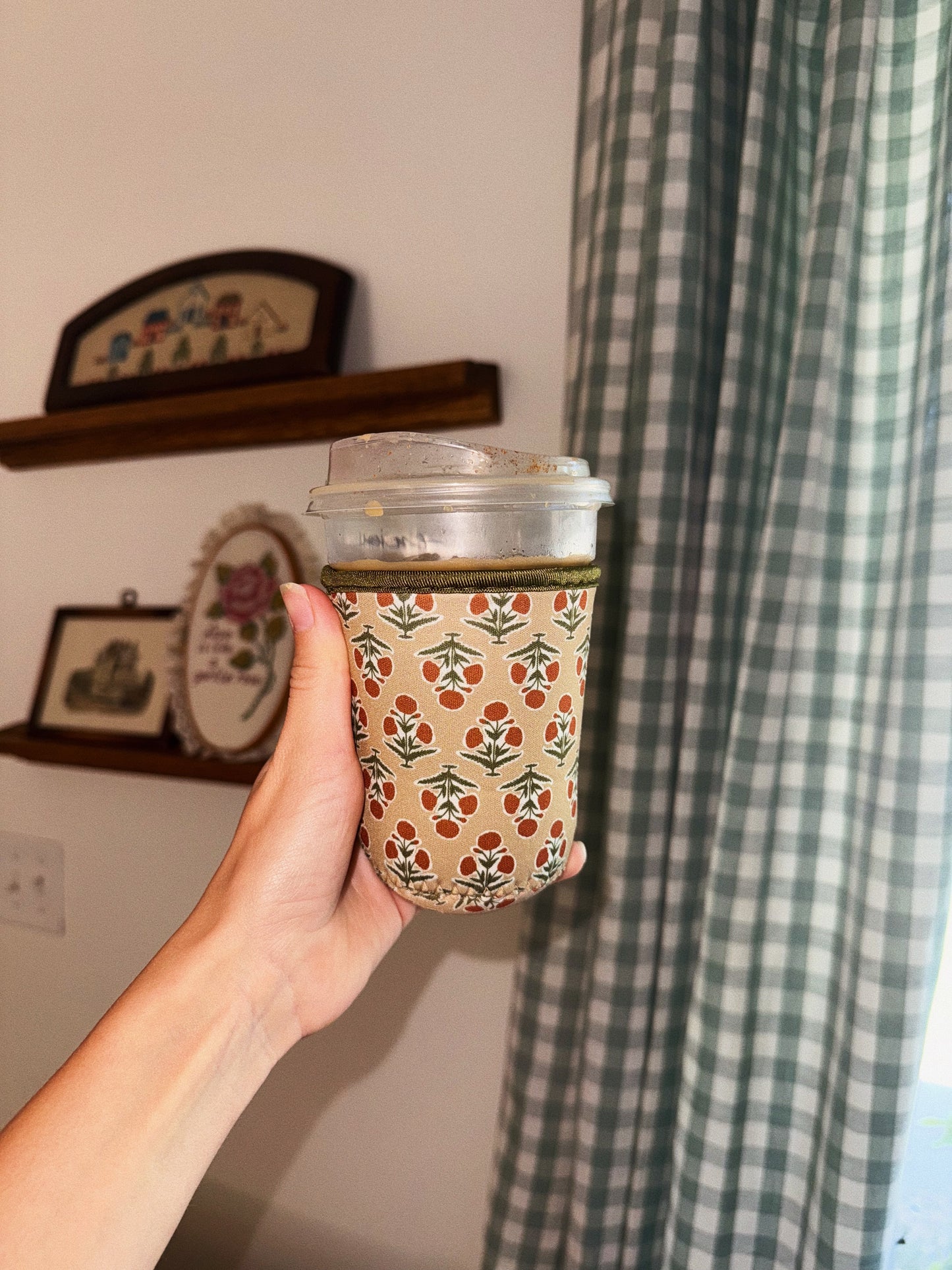 The Lindsay Iced Coffee Sleeve